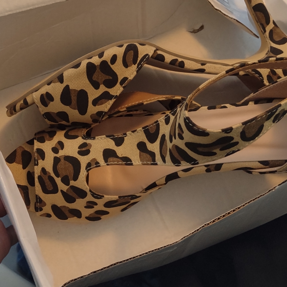 Open toe leopard t front heels - Picture 3 of 4
